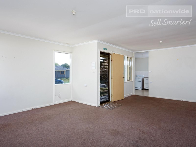 4 Toy Place, Tolland NSW 2650