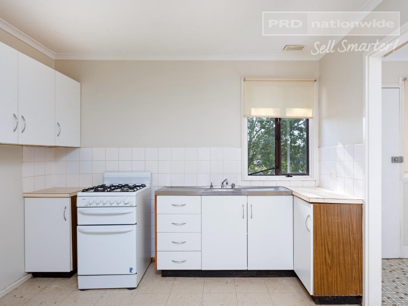 4 Toy Place, Tolland NSW 2650