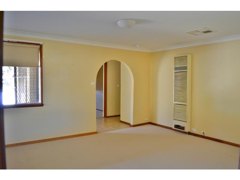 13 Carmody Street, Kooringal NSW 2650