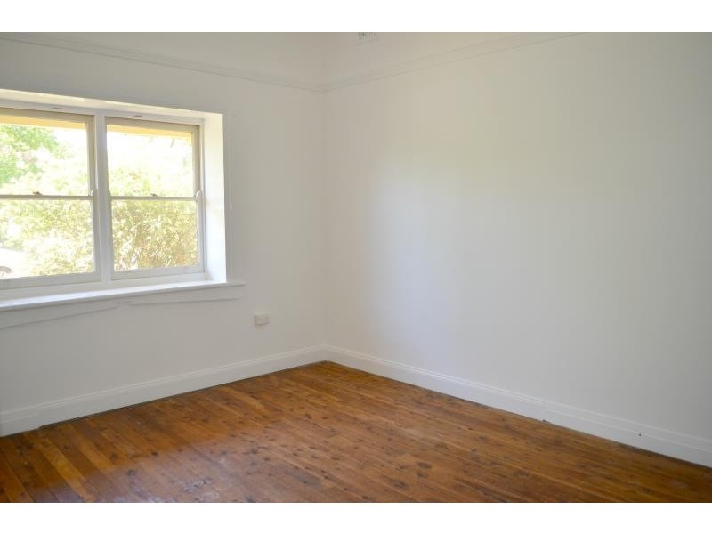 8 Inverary Street, Turvey Park NSW 2650