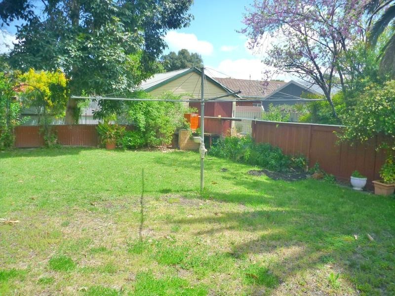 8 Inverary Street, Turvey Park NSW 2650