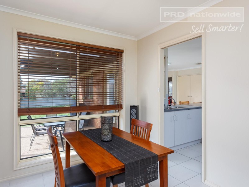 68 Balleroo Crescent, Glenfield Park NSW 2650