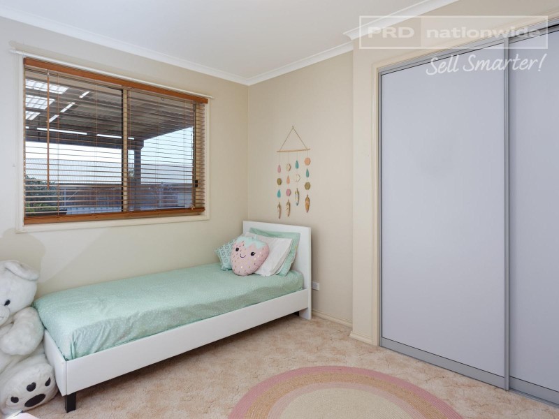 68 Balleroo Crescent, Glenfield Park NSW 2650