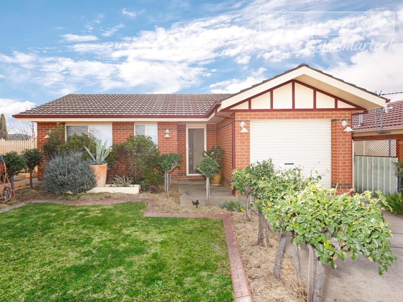 1 Girraween Mews, Glenfield Park NSW 2650
