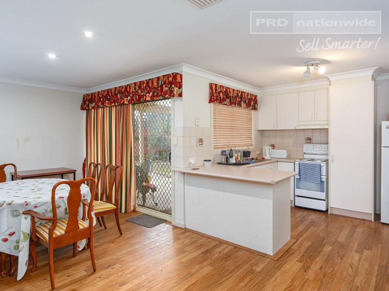 1 Girraween Mews, Glenfield Park NSW 2650