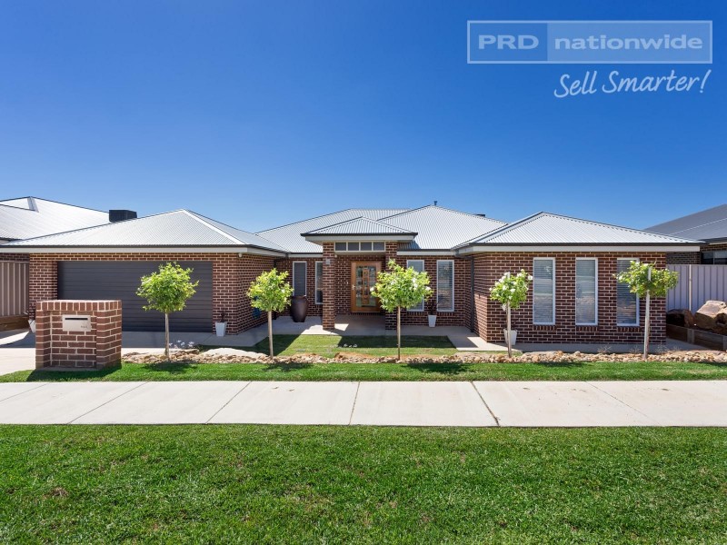 11 Whitten Avenue, Boorooma NSW 2650