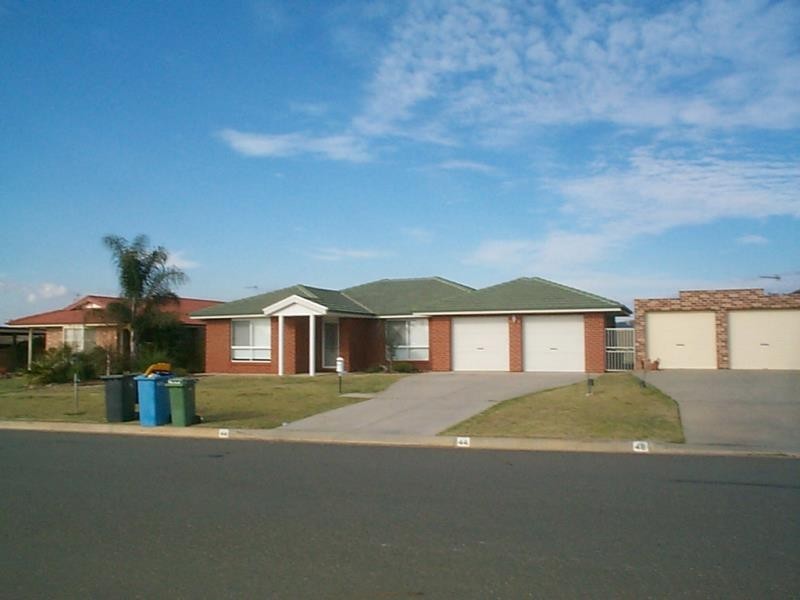 44 Yentoo Drive, Glenfield Park NSW 2650