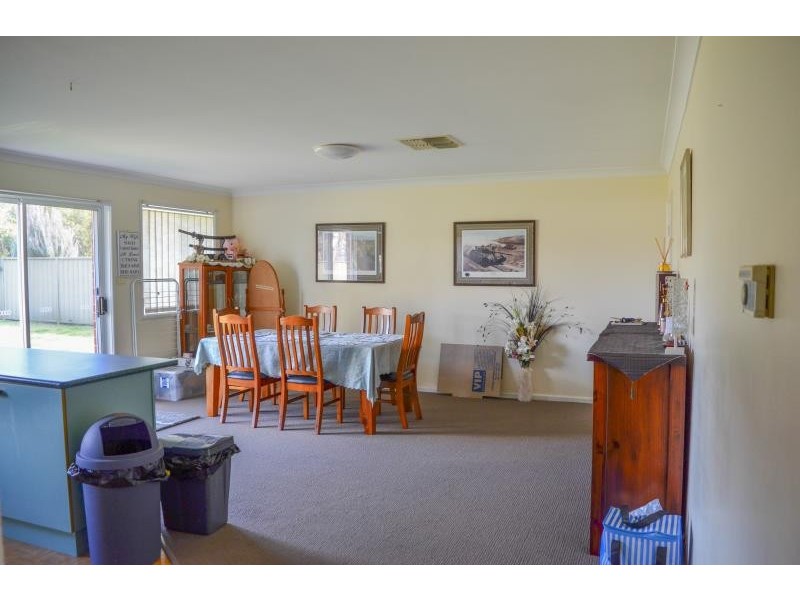 44 Yentoo Drive, Glenfield Park NSW 2650