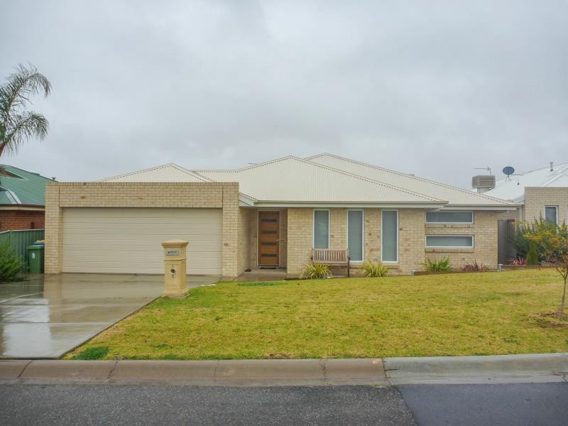 1/6 Tikki Place, Glenfield Park NSW 2650