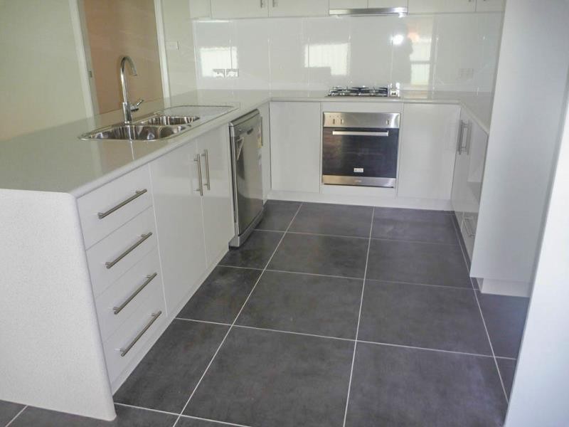 1/6 Tikki Place, Glenfield Park NSW 2650