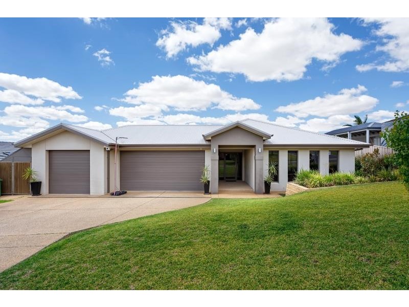 2 Fisher Place, Lloyd NSW 2650