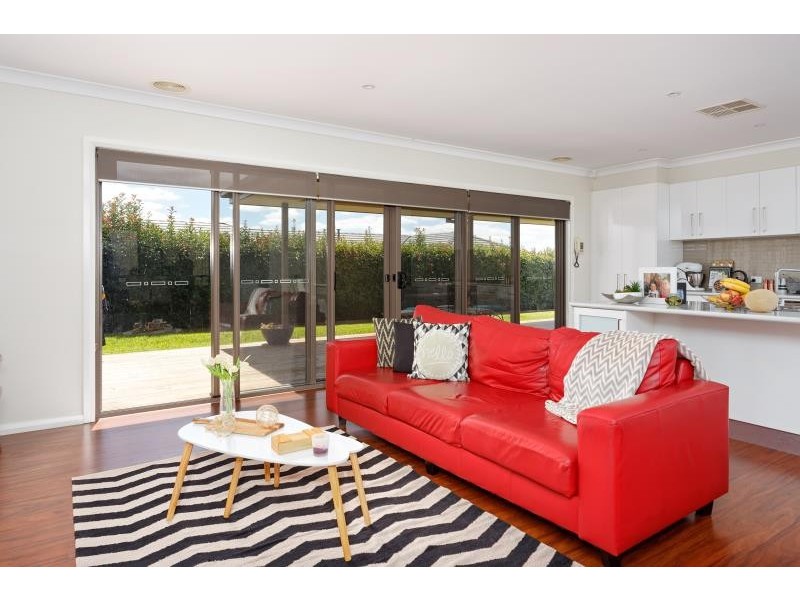 2 Fisher Place, Lloyd NSW 2650