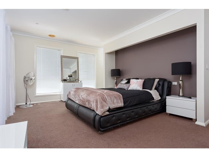 2 Fisher Place, Lloyd NSW 2650