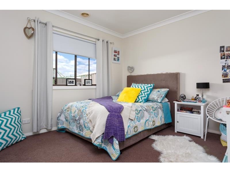 2 Fisher Place, Lloyd NSW 2650