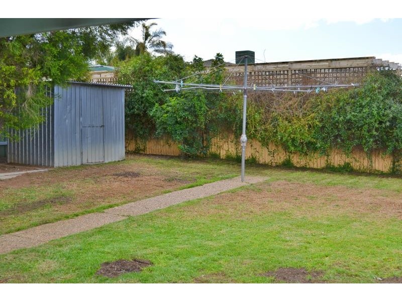 13 Carmody Street, Kooringal NSW 2650