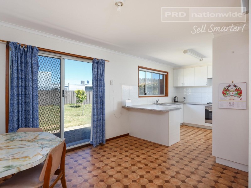 6 Lonergan Street, Wagga Wagga NSW 2650