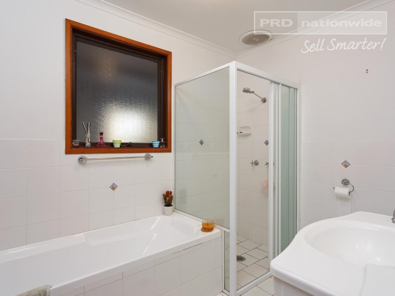 39 Pugsley Avenue, Estella NSW 2650