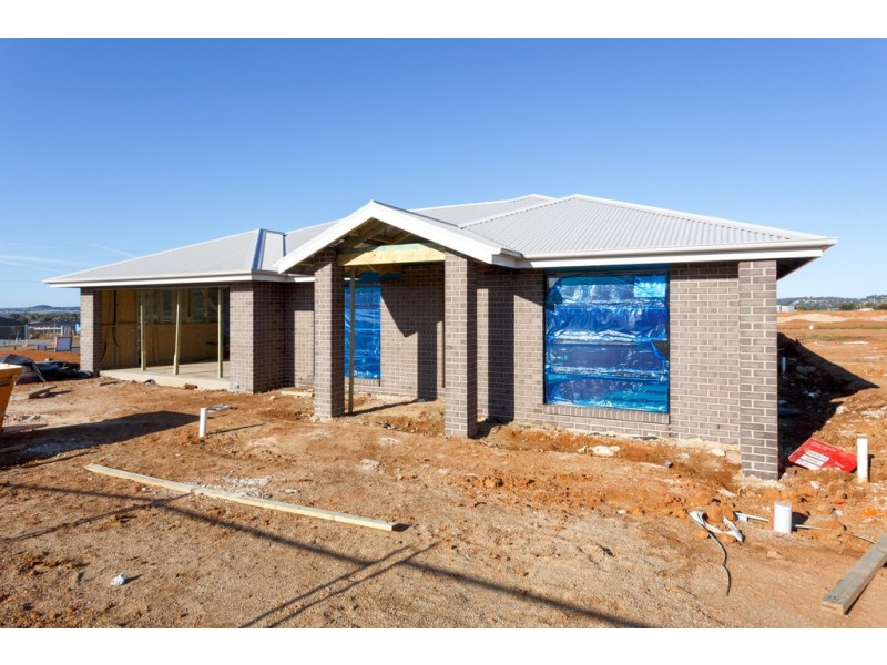 54 Lingiari Drive, Lloyd NSW 2650