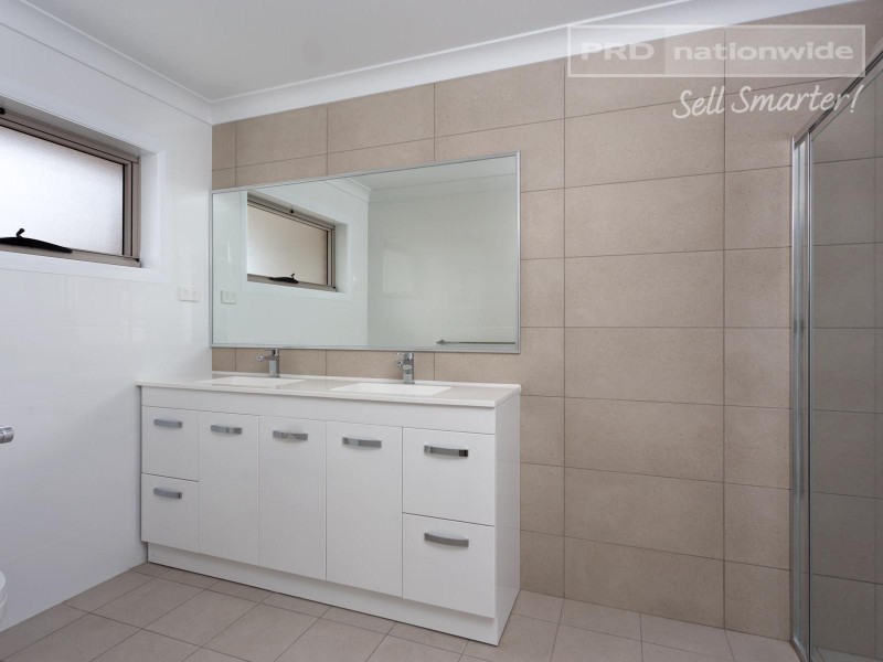 49 Lingiari Drive, Lloyd NSW 2650