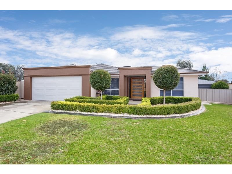 12 Birri Place, Glenfield Park NSW 2650
