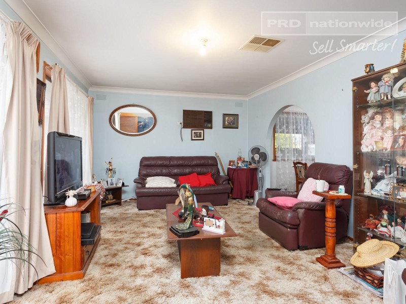 4 Cobb Street, Tolland NSW 2650