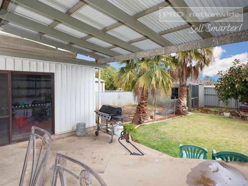 4 Cobb Street, Tolland NSW 2650
