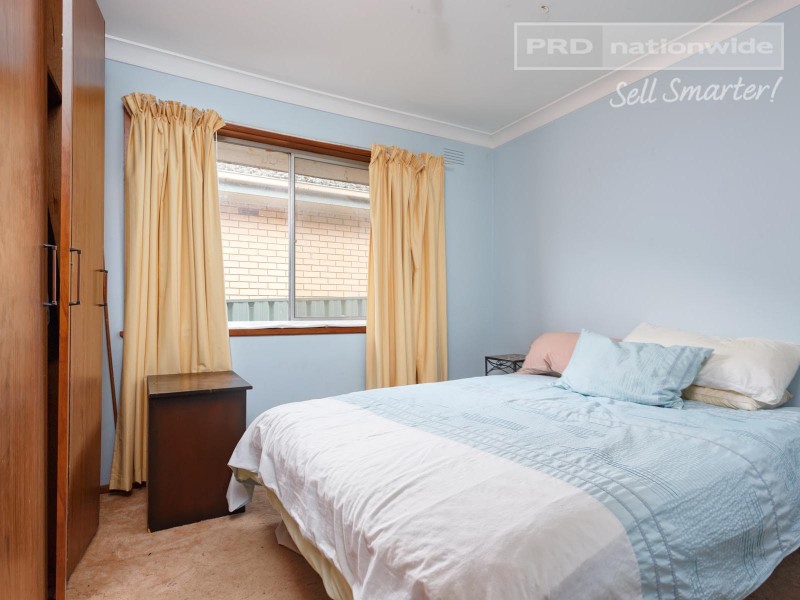 4 Cobb Street, Tolland NSW 2650