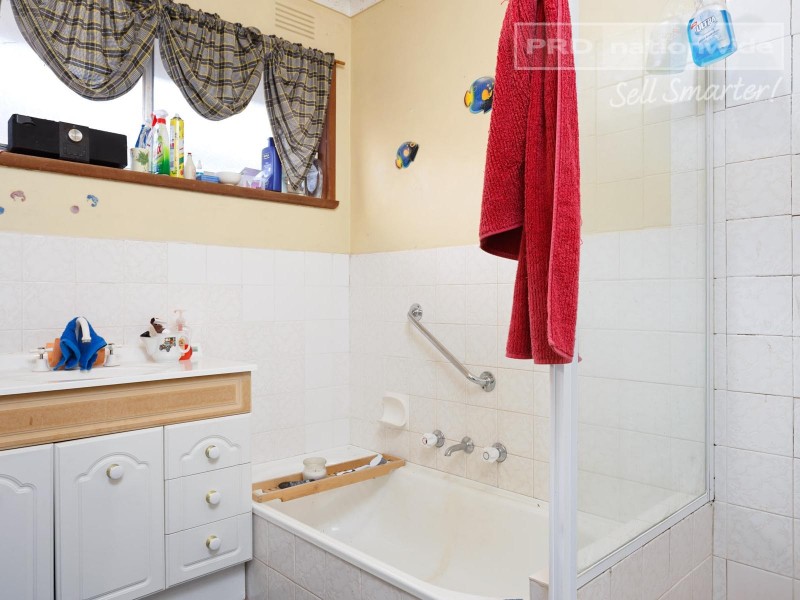 4 Cobb Street, Tolland NSW 2650