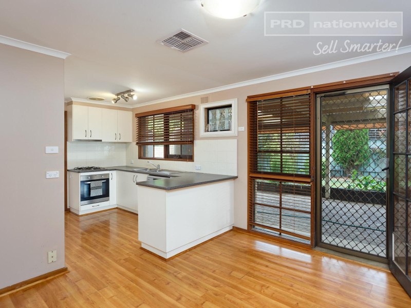 1 Ilex Street, Lake Albert NSW 2650