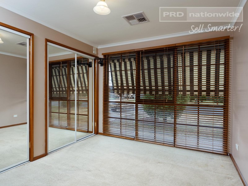 1 Ilex Street, Lake Albert NSW 2650