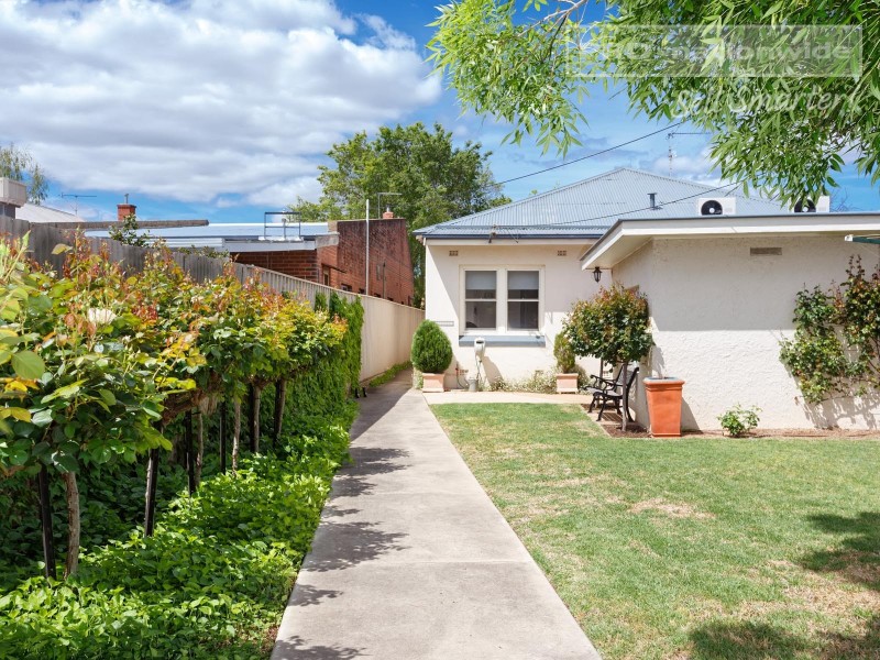 86 Peter Street, Wagga Wagga NSW 2650