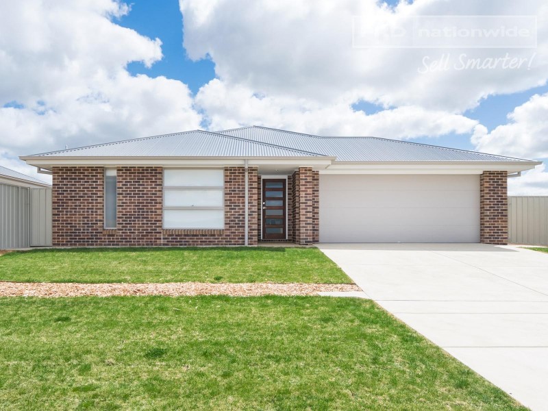 18 Rainbow Drive, Estella NSW 2650