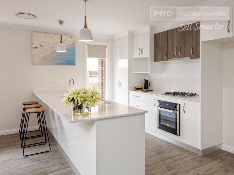 18 Rainbow Drive, Estella NSW 2650