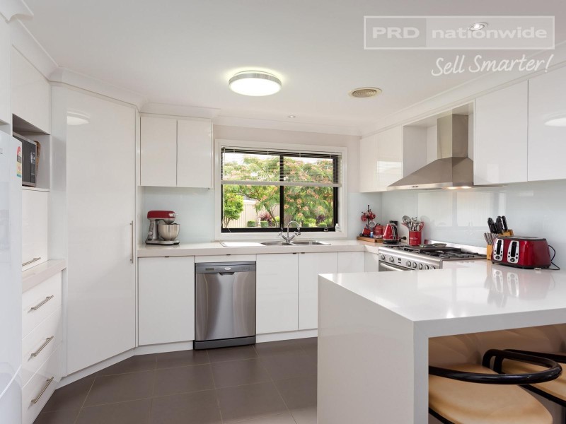 20 Warambee Street, Glenfield Park NSW 2650