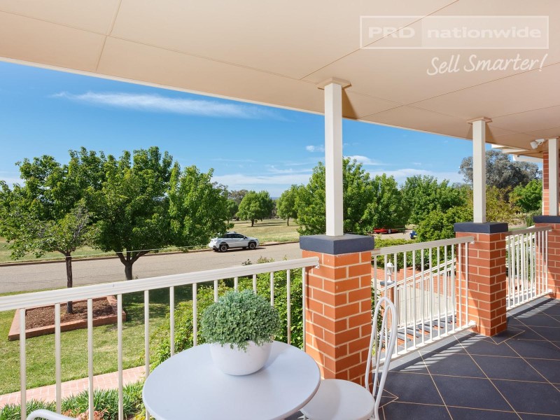 10 Patamba Street, Kooringal NSW 2650