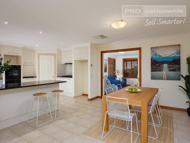 10 Patamba Street, Kooringal NSW 2650