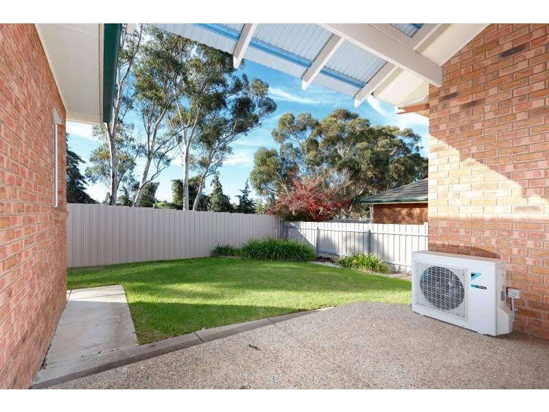 1/8 Keane Place, Kooringal NSW 2650