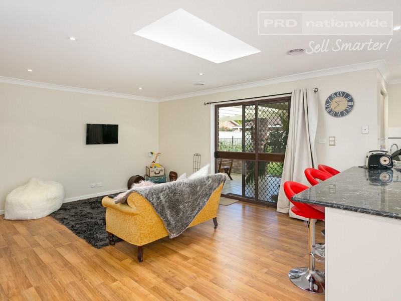 20 Lansdowne Avenue, Lake Albert NSW 2650