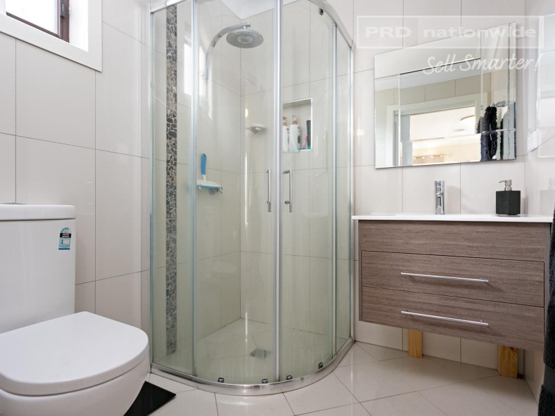 20 Lansdowne Avenue, Lake Albert NSW 2650