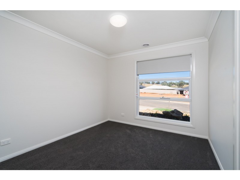 8 Thane Court, Lloyd NSW 2650