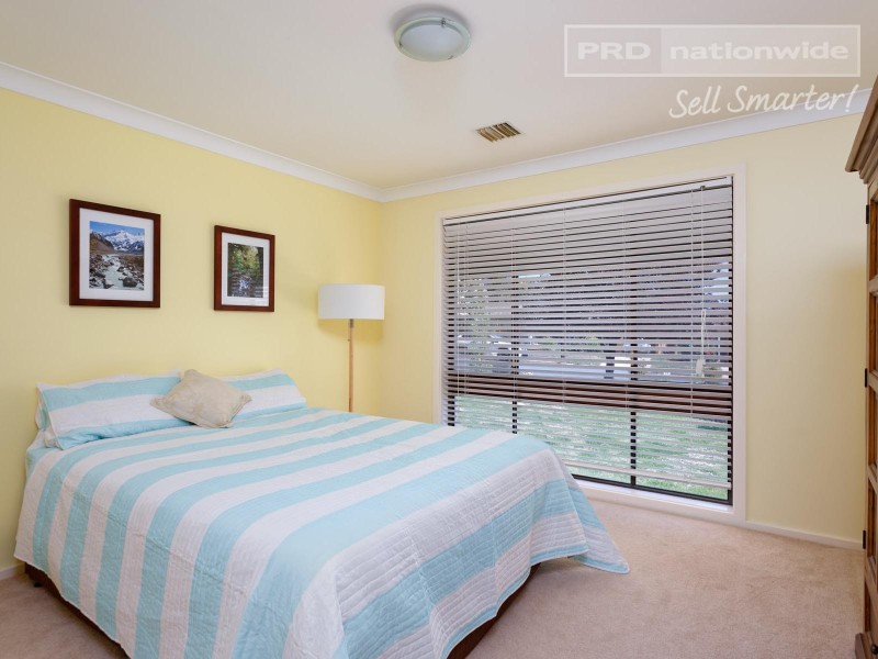 21 Truman Avenue, Tolland NSW 2650