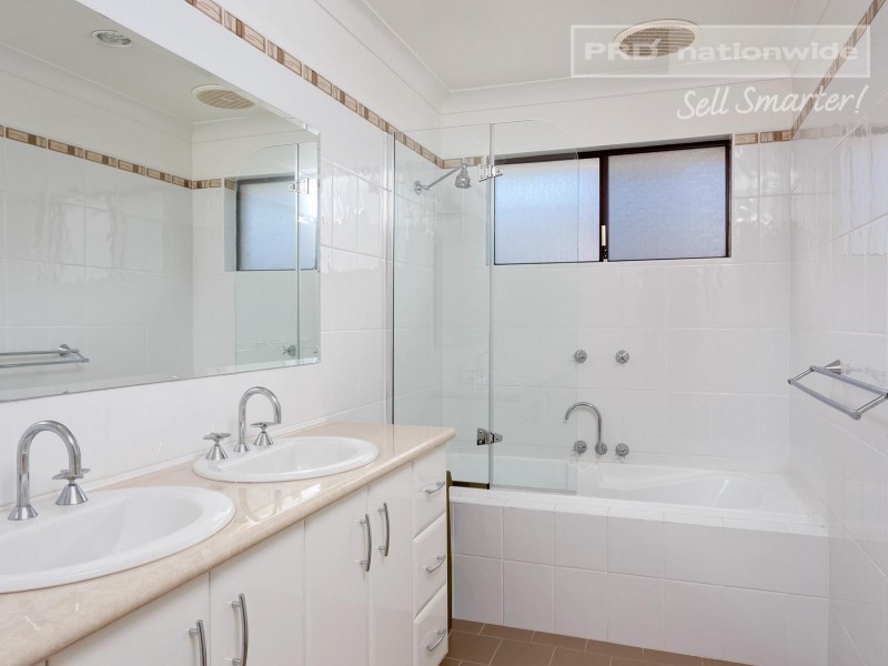 21 Truman Avenue, Tolland NSW 2650