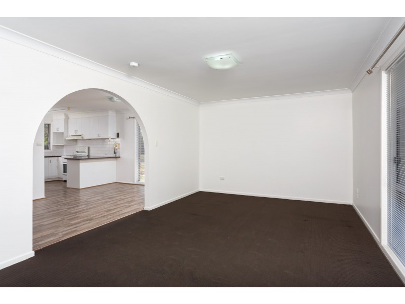 1/22 Balleroo Crescent, Glenfield Park NSW 2650