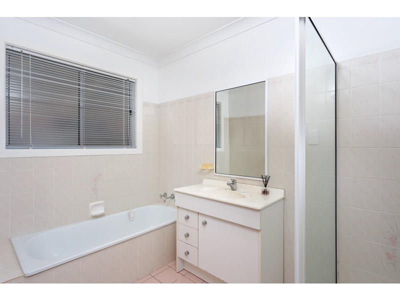 1/22 Balleroo Crescent, Glenfield Park NSW 2650