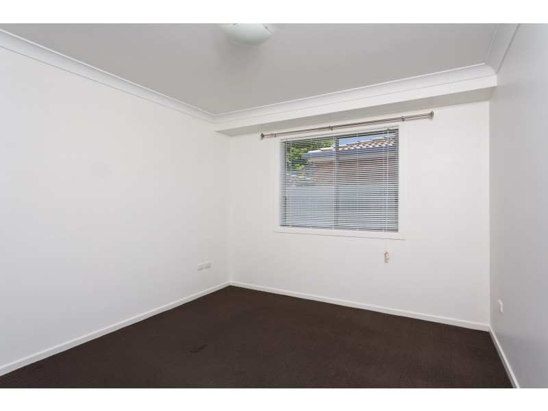 1/22 Balleroo Crescent, Glenfield Park NSW 2650