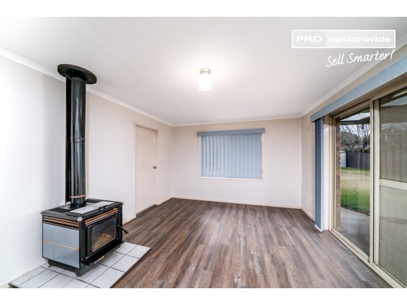 449 Lake Albert Road, Lake Albert NSW 2650