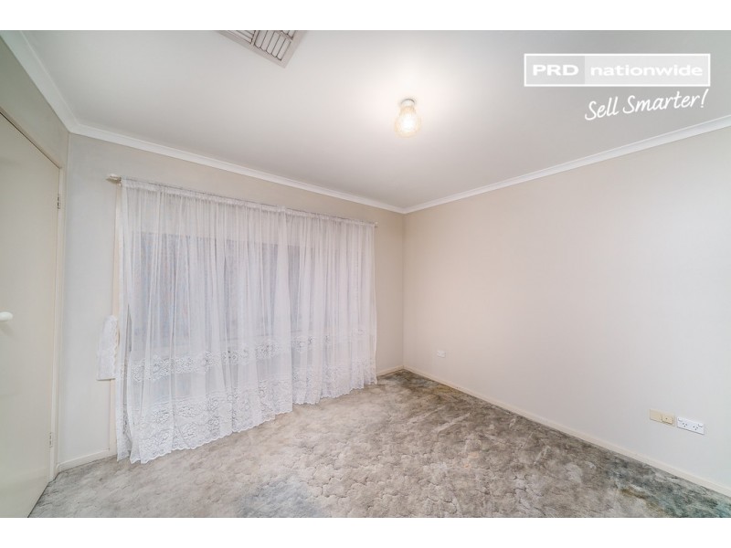 449 Lake Albert Road, Lake Albert NSW 2650