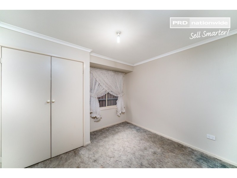 449 Lake Albert Road, Lake Albert NSW 2650