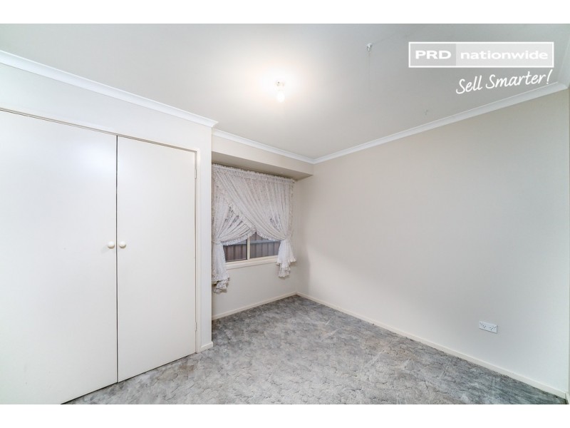 449 Lake Albert Road, Lake Albert NSW 2650