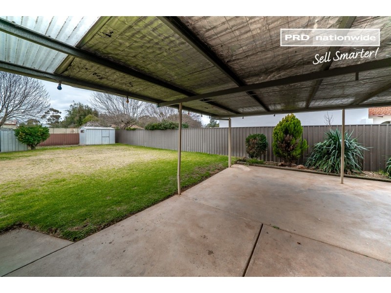 449 Lake Albert Road, Lake Albert NSW 2650
